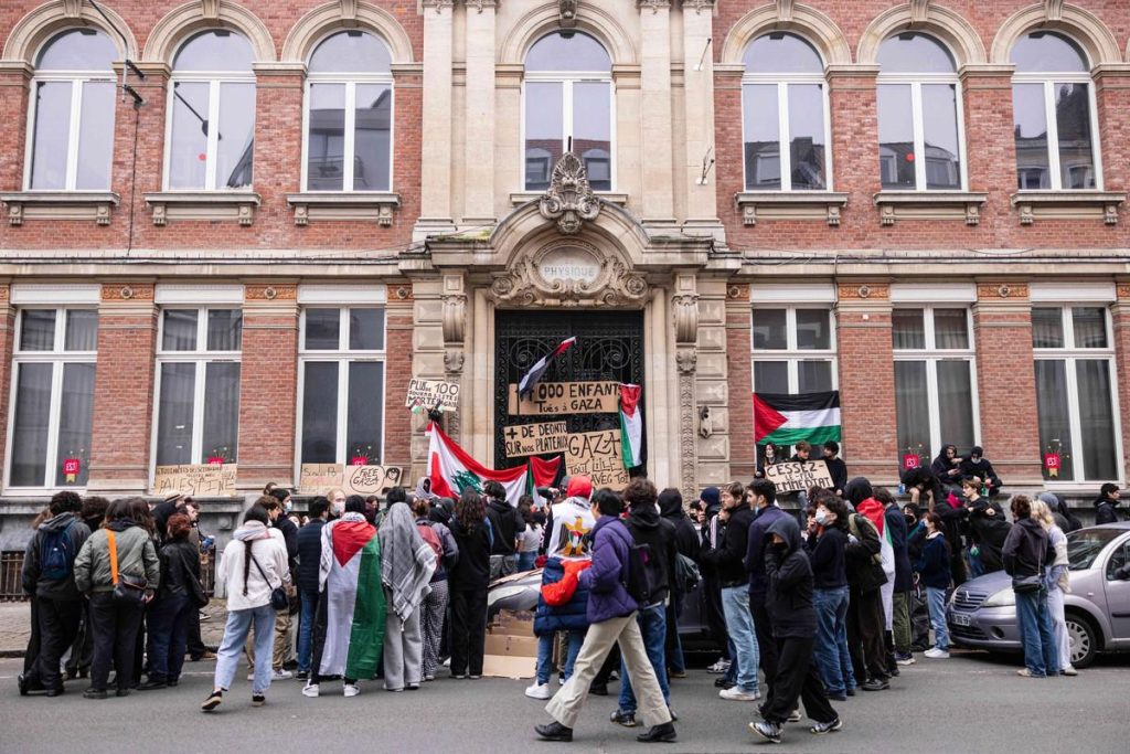 فرنسا تشدد الخناق على التحركات الطلابية الداعمة لفلسطين داخل الجامعات