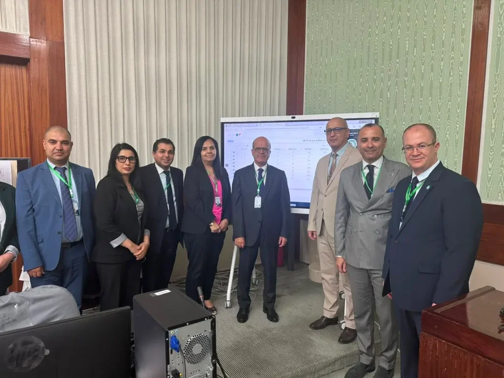 خلفان يشرف على متابعة انطلاق عملية تصويت الجالية الوطنية المقيمة بالخارج