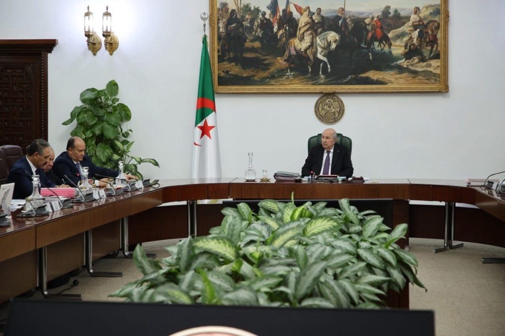الرئيس تبون يأمر بفتح تحقيق حول النقائص المسجلة خلال استيراد أضاحي العيد