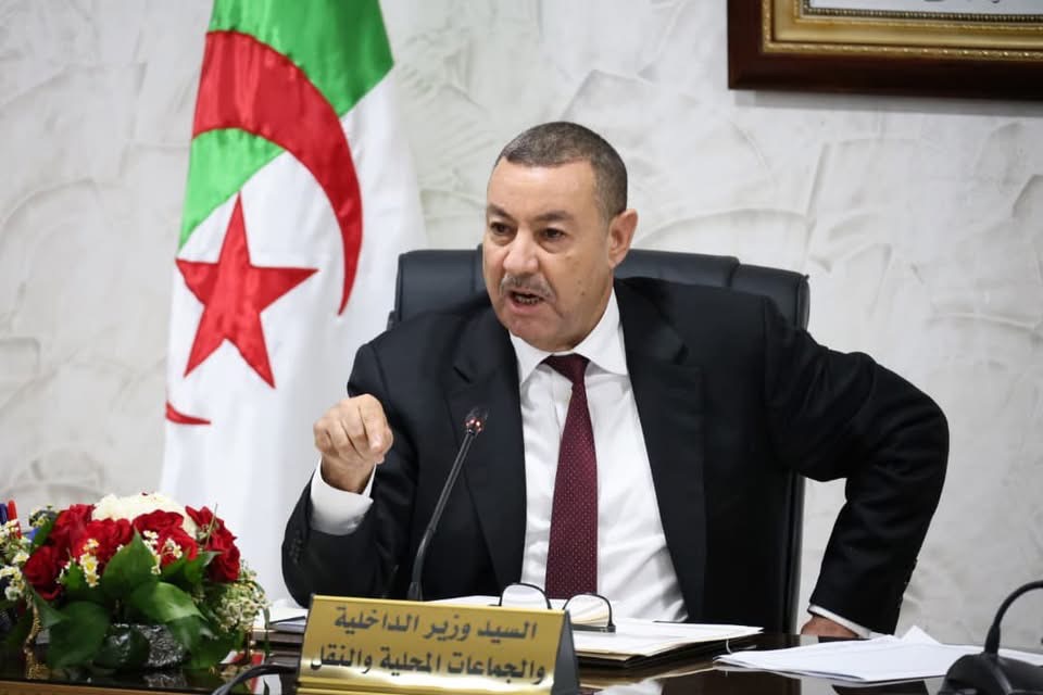سعيود يترأس اجتماعًا لتنفيذ الاستراتيجية الوطنية لمكافحة عصابات الأحياء