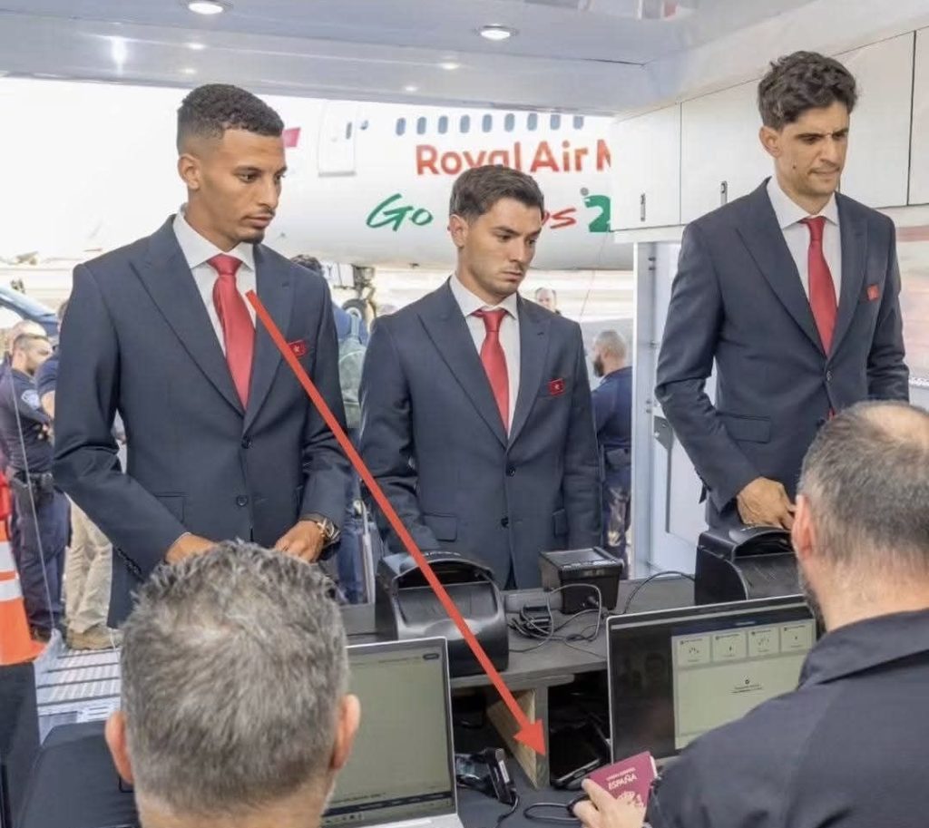 المغرب يشارك في المونديال بقميص واحد وجوازات سفر متعددة!