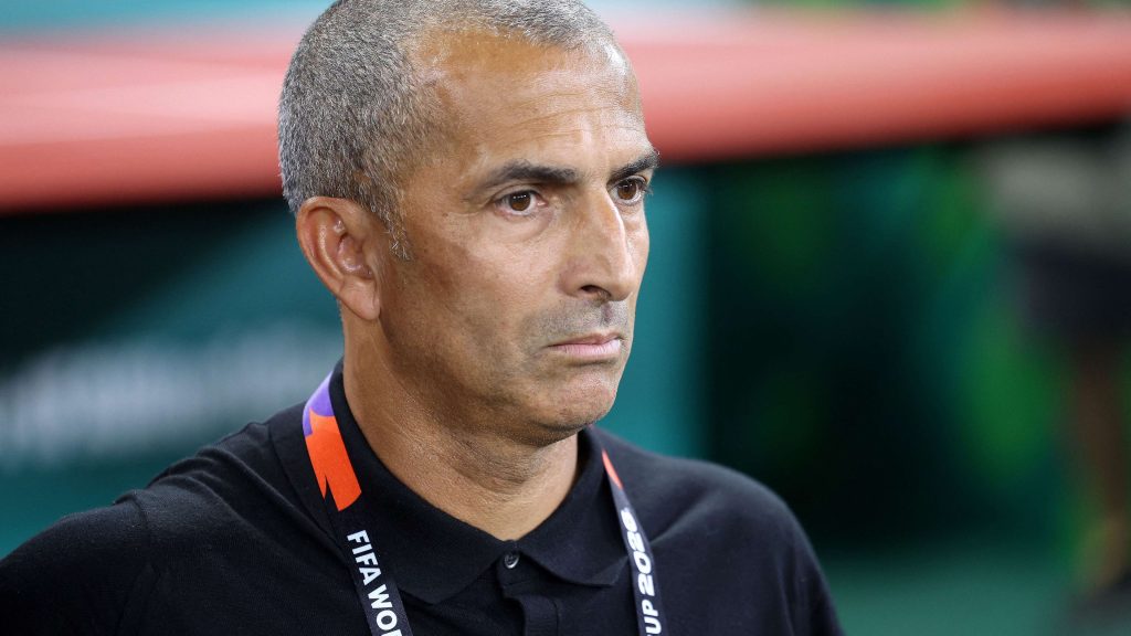 هل سيكون مدرب منتخب تونس صبري لموشي أول مدرب يقال في مونديال 2026!