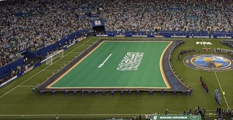 كسر قواعد كأس العالم لأجل العلم السعودي.. ما القصة؟