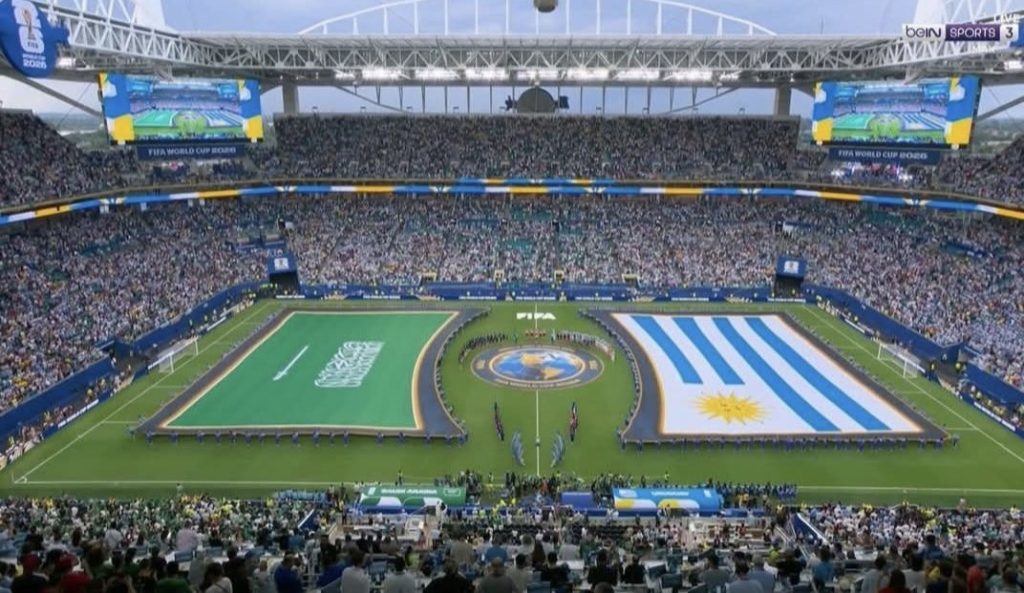 كسر قواعد كأس العالم لأجل العلم السعودي.. ما القصة؟