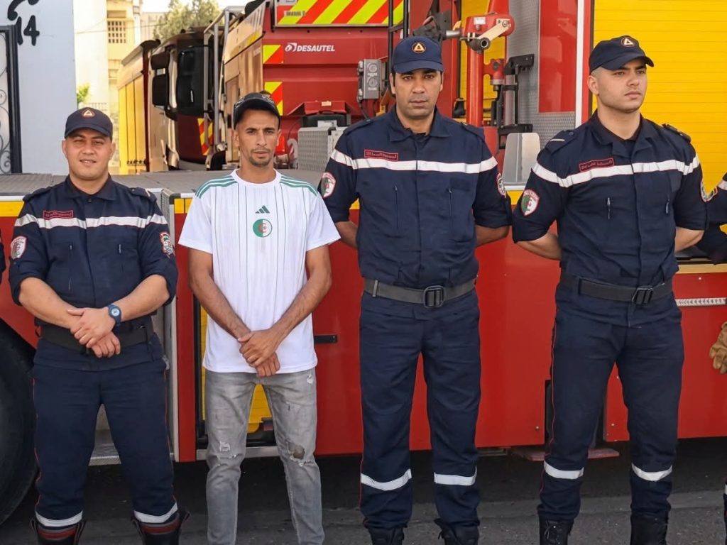 توظيف فوري لشاب جزائري غامر بحياته لإنقاذ طفلين حاصرتهما النيران