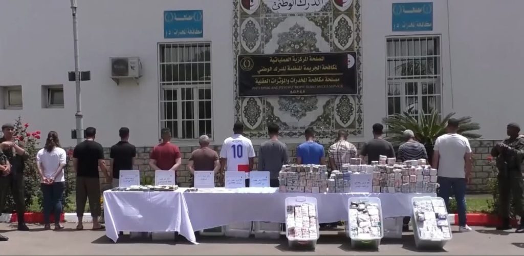 12 بارون مخدرات في قبضة الدرك الجزائري