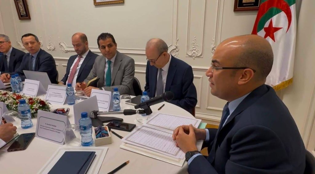 سفيان شايب يعقد إجتماع عمل وتنسيق مع رؤساء المراكز القنصلية لمنطقة أوروبا الشمالية ببروكسل