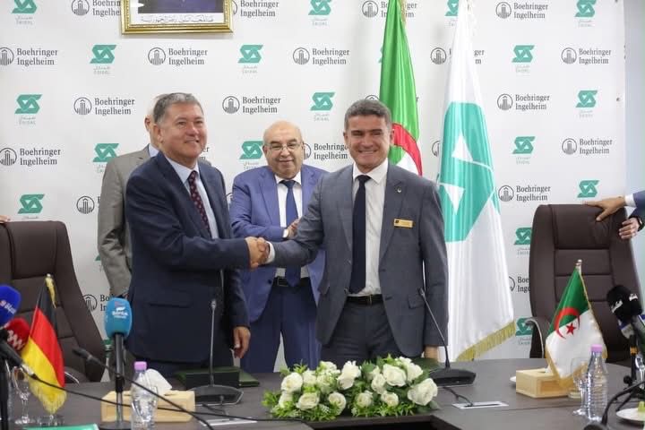 مجمع صيدال يوقع إتفاقية مع العملاق الدوائي الألماني “بوهرنجر إنجلهايم” لتوطين علاج مبتكر للتليف الرئوي