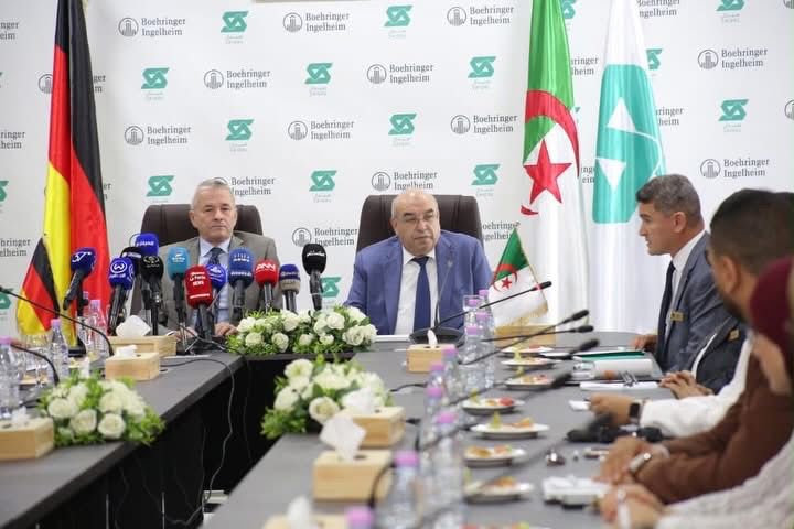 مجمع صيدال يوقع إتفاقية مع العملاق الدوائي الألماني “بوهرنجر إنجلهايم” لتوطين علاج مبتكر للتليف الرئوي
