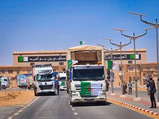 الوزير الأول سيفي غريب يشرف على وضع النظام الوطني المدمج لمراقبة البضائع على الحدود.