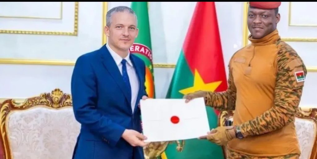 بوركينافاسو تفعل محور “واغادوغو – تل أبيب” و تستقبل سفير الكيان الصهيوني!