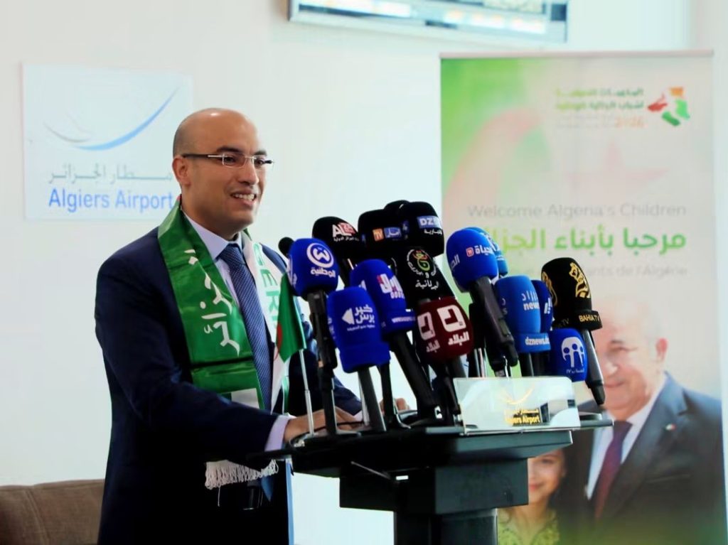 الجزائر تفتح ذراعيها لأبنائها.. استقبال أول وفد من الجالية الوطنية في المخيمات الصيفية 2026