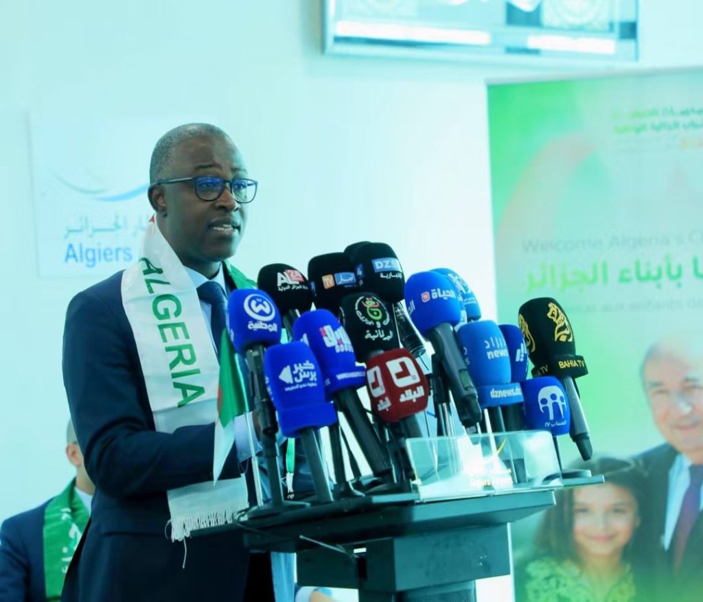 الجزائر تفتح ذراعيها لأبنائها.. استقبال أول وفد من الجالية الوطنية في المخيمات الصيفية 2026