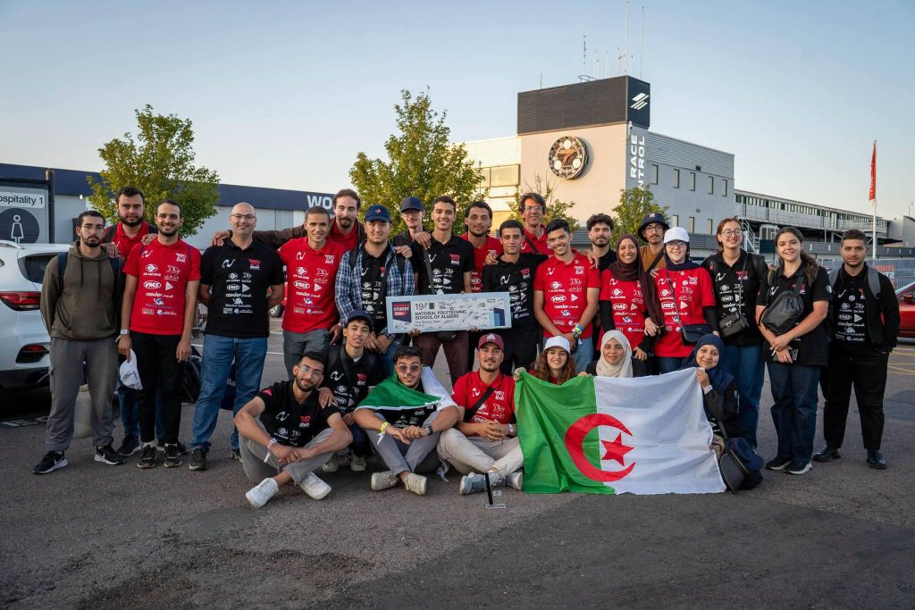 إنجاز جزائري في مضمار سيلفرستون.. ENP   Racing Team يفوز بجائزة أفضل فريق جديد