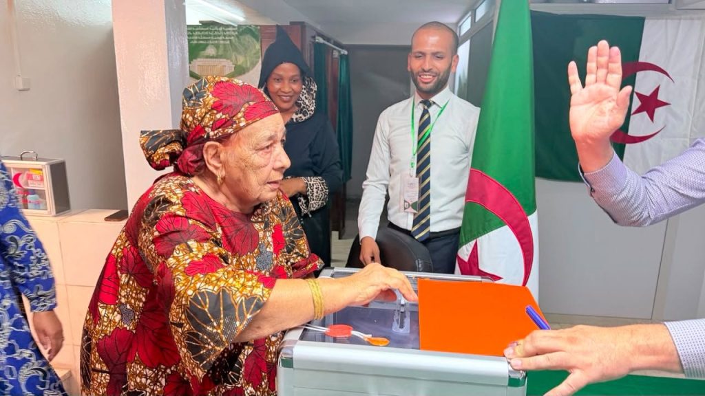 الجالية الجزائرية بالخارج.. من ملف قنصلي إلى شريك سياسي في بناء المؤسسات