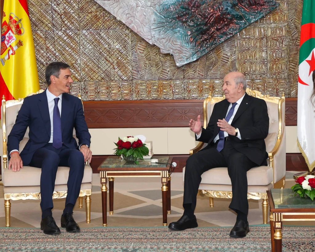 الجزائر وإسبانيا تتفقان على مواصلة التشاور وتغليب الحلول السلمية لحل الأزمات