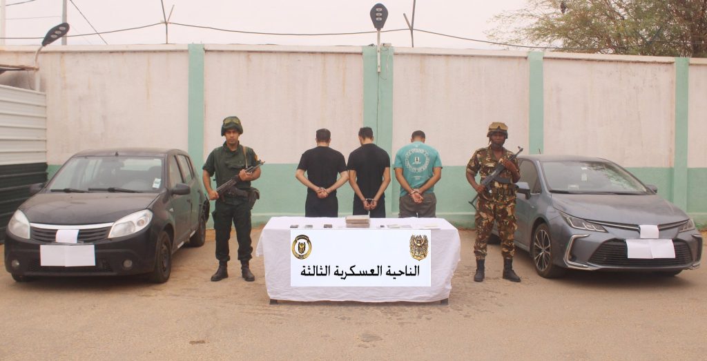 الجيش الجزائري يوقف 5 بارونات مخدرات ويحجز كمية معتبرة من الكوكايين