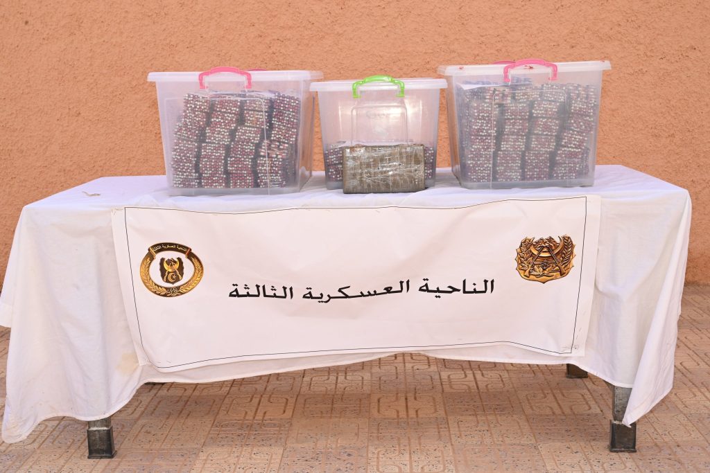 الجيش الجزائري يوقف 5 بارونات مخدرات ويحجز كمية معتبرة من الكوكايين