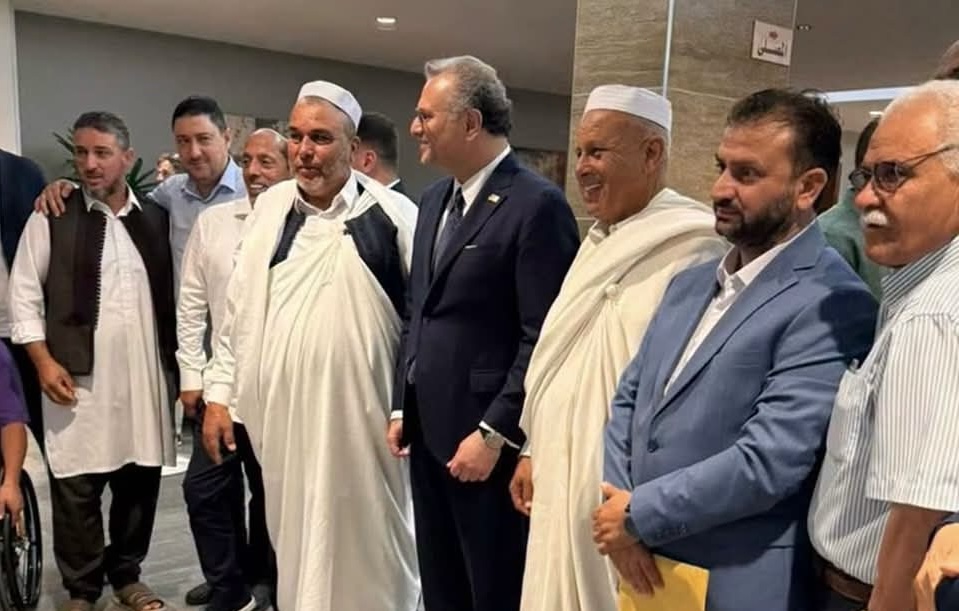 مستشار ترامب يصل مصراتة للقاء القوى المعارضة للمبادرة الأمريكية