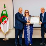أحلام مستغانمي تُكرَّم في تونس وتؤكد عمق الأخوة الجزائرية التونسية