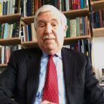جون ليمبرت: مهارة الدبلوماسية الجزائرية كانت مفتاح إنهاء أزمة الرهائن في إيران عام 1981
