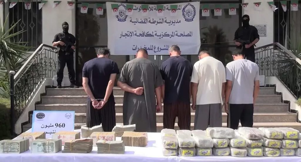 الأمن الوطني : تفكيك ثلاث شبكات إجرامية وضبط أزيد من قنطار من الكيف المعالج مصدره المغرب