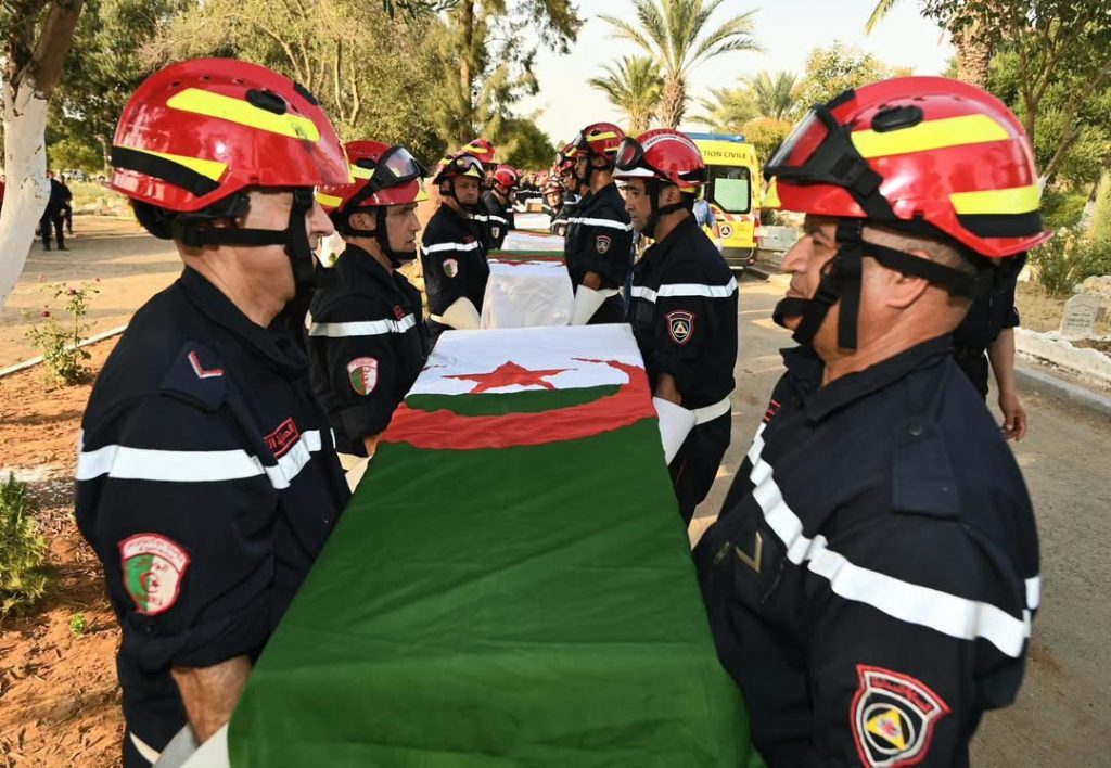 أجواء جنائزية مهيبة في تشييع جثامين ضحايا فاجعة المحمدية بالجزائر 