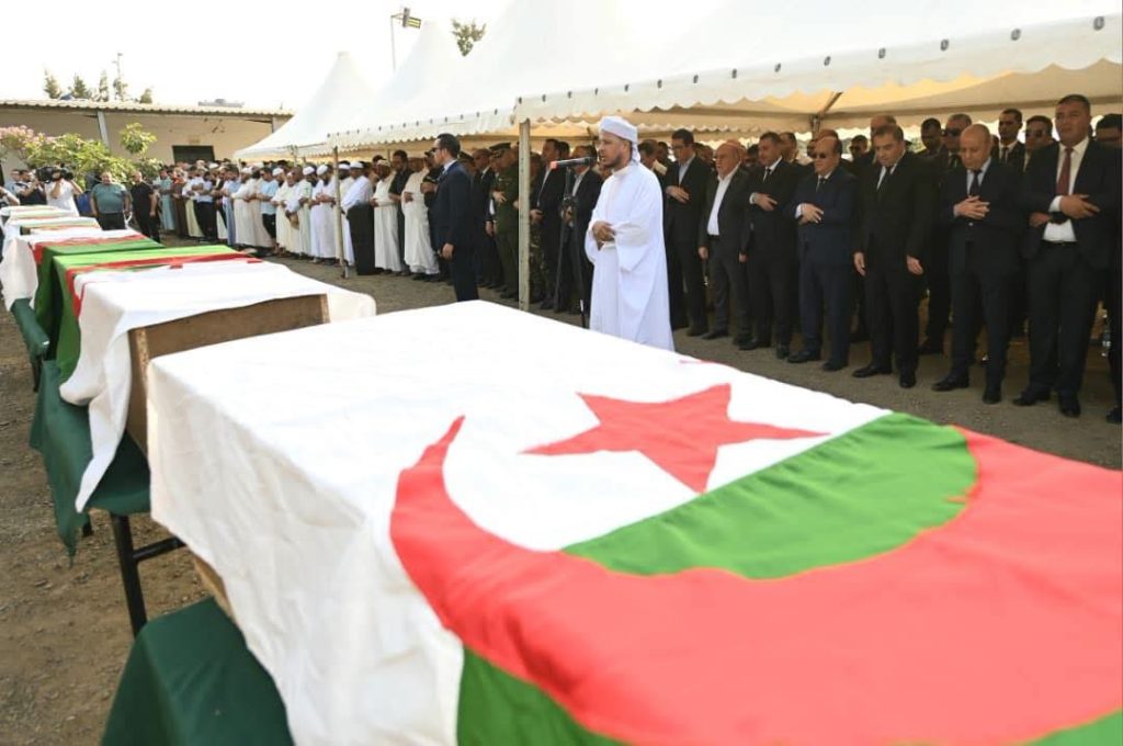 أجواء جنائزية مهيبة في تشييع جثامين ضحايا فاجعة المحمدية بالجزائر 