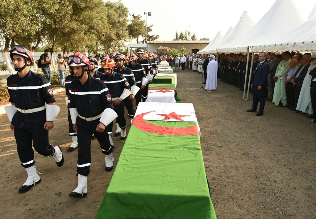 أجواء جنائزية مهيبة في تشييع جثامين ضحايا فاجعة المحمدية بالجزائر 