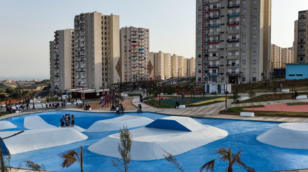سكنات عدل، قطب الرحمانية، وزارة السكن و العمران، طارق بلعريبي، عبد المجيد تبون