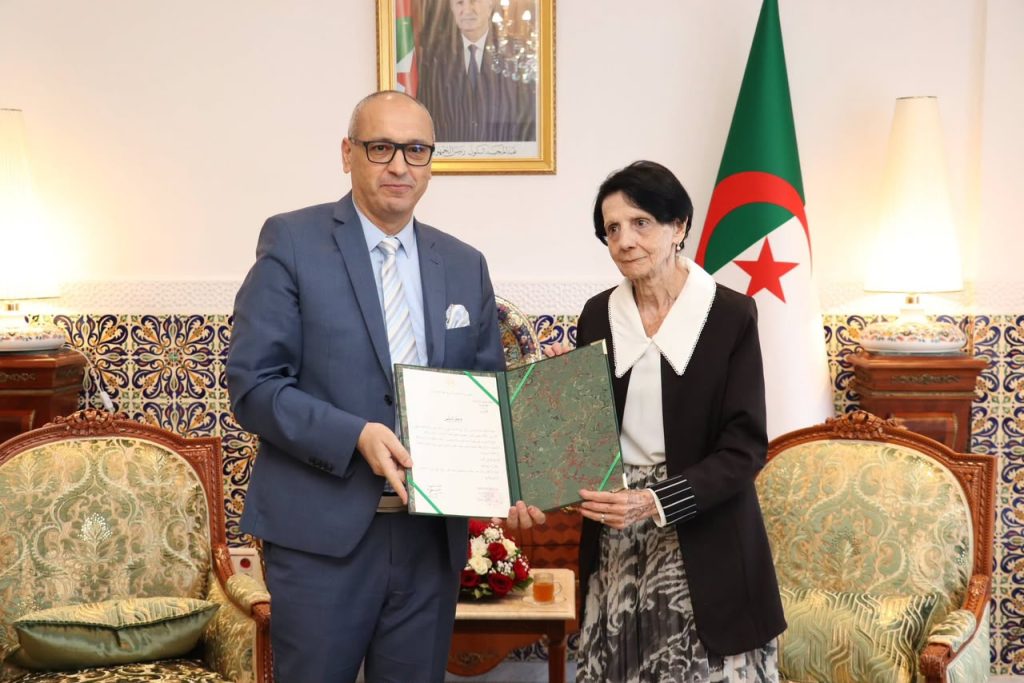 رئيسة المحكمة الدستورية تتسلم محاضر النتائج المؤقتة للانتخابات التشريعية