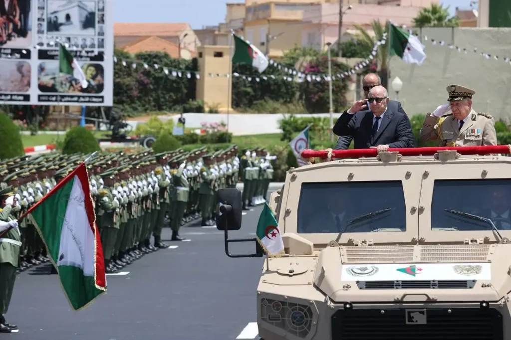 Tebboune supervise la sortie de la 57e promotion militaire et rend hommage à Liamine Zeroual