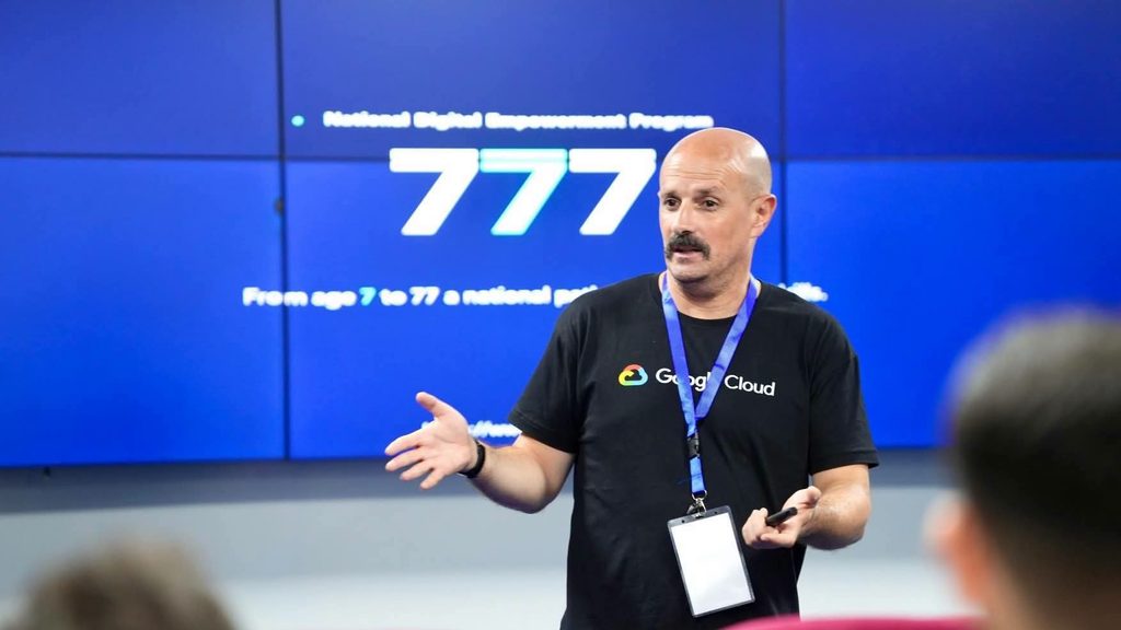 برنامج 7.77 للتكوين في الثقافة الرقمية يحط الرحال بالجزائر العاصمة