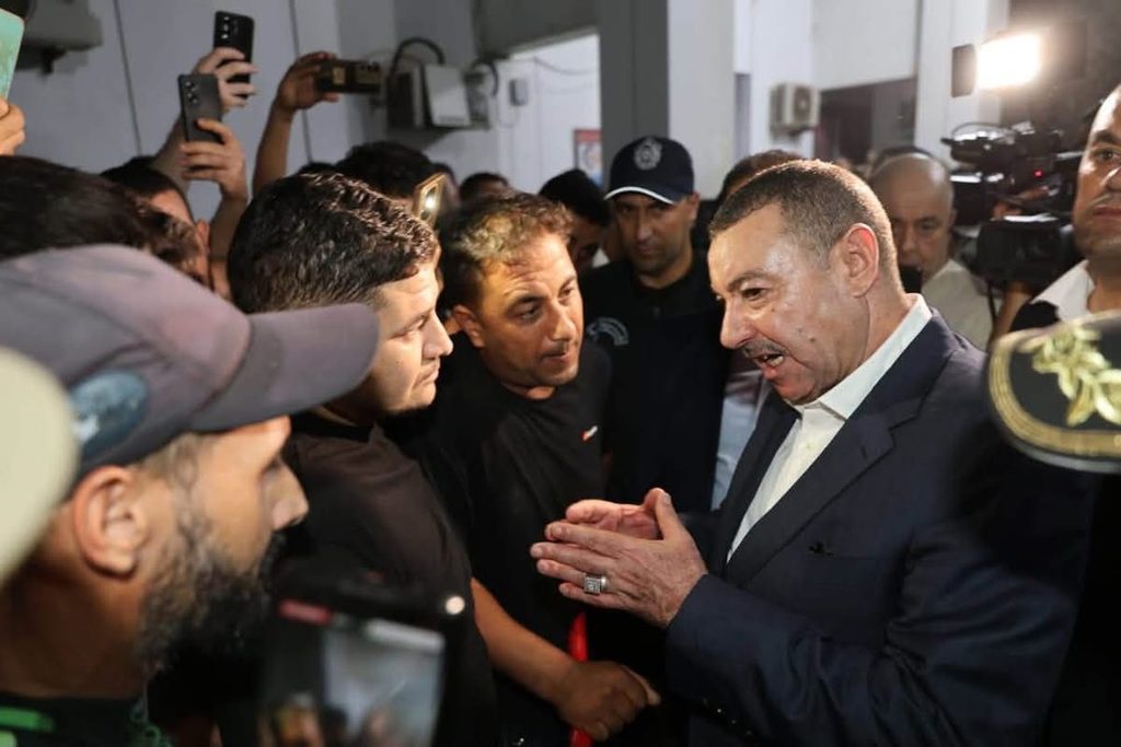 Sur instruction du président Tebboune, le ministre de l’Intérieur mobilisé face aux incendies à Béjaïa et Jijel