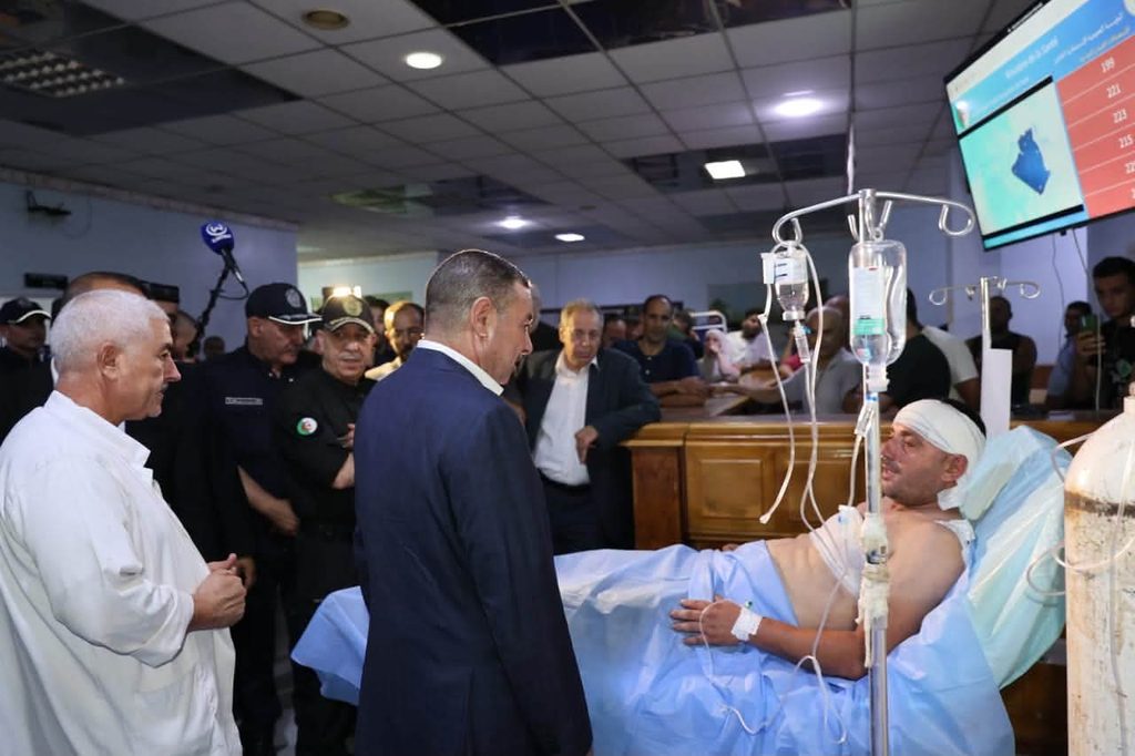 Sur instruction du président Tebboune, le ministre de l’Intérieur mobilisé face aux incendies à Béjaïa et Jijel