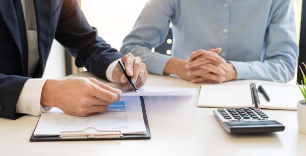 قانون المالية 2027.. مقترحات لإطلاق «شهادة مطابقة مالية» للبنوك وتخفيف رسوم رأس المال وحماية المؤسسات العائلية في الجزائر
