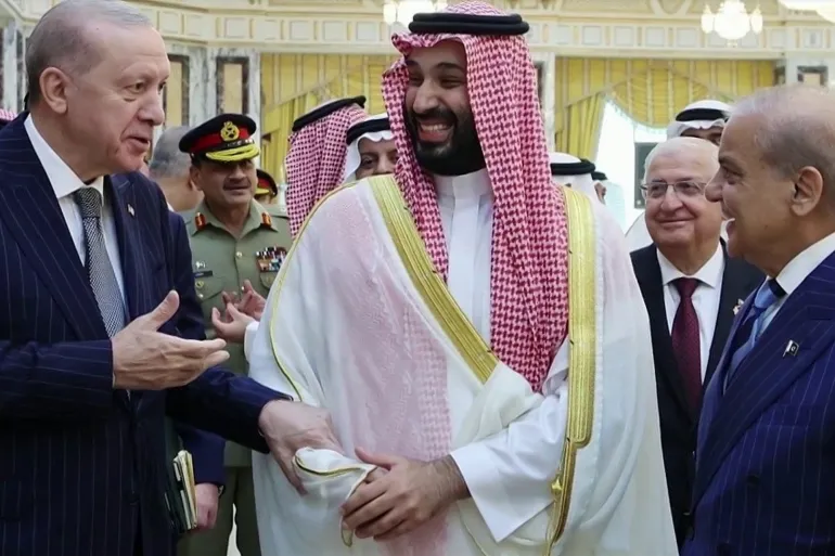 السعودية وتركيا وباكستان توقع اتفاقية “مكة” للدفاع المشترك