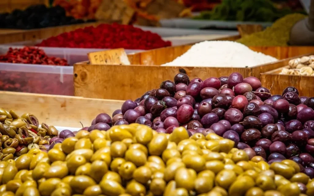 توالي الإخطارات الأوروبية يفضح مخاطر المنتجات الزراعية المغربية المسممة