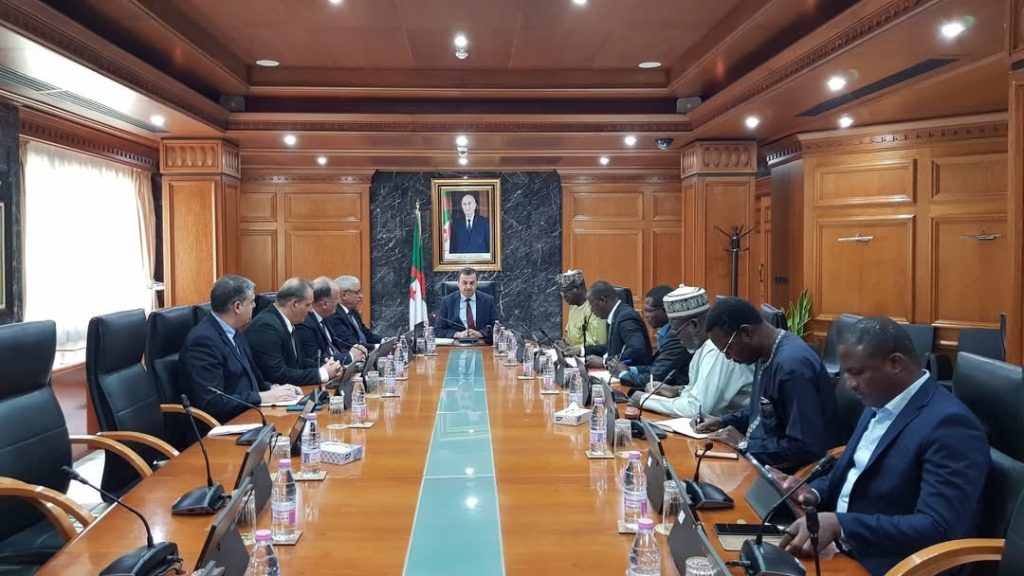 عرقاب يستقبل المدير العام للشركة النيجيرية للبترول لبحث آفاق الإستثمار