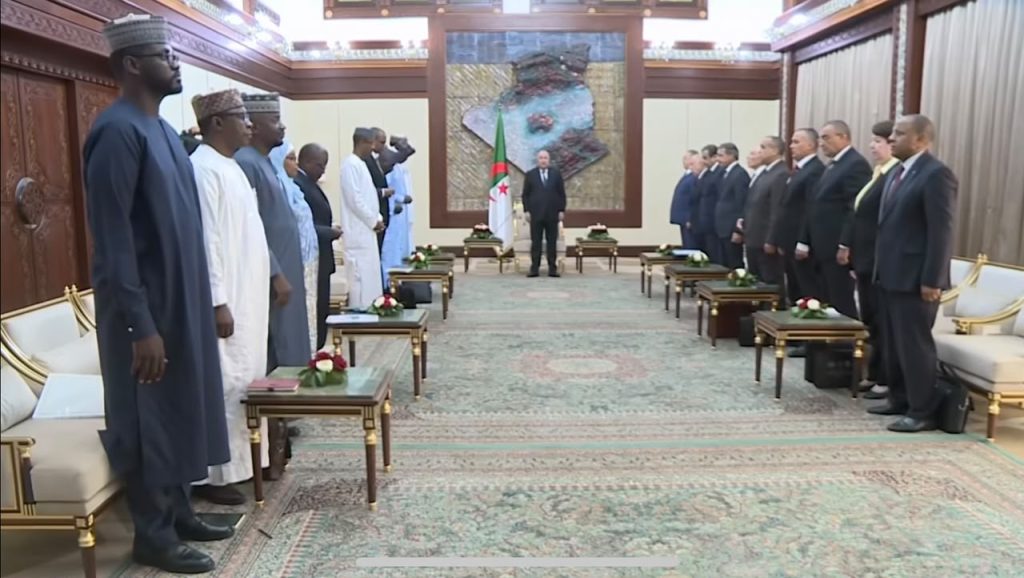 President Tebboune receives the Nigerien Prime Minister: a minute of silence in tribute to the fire victims