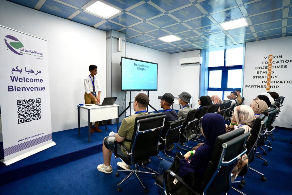“7-77” programme to develop digital skills… Algérie Télécom launches free courses in 3 provinces!