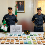 هكذا تمكنت مصالح الجمارك من إحباط محاولة تهريب 77 ألف يورو عبر المركز الحدودي البري ” الحدادة ” بسوق أهراس!