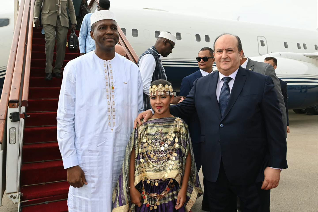 Le Premier ministre malien Abdoulaye Maïga arrive à Alger