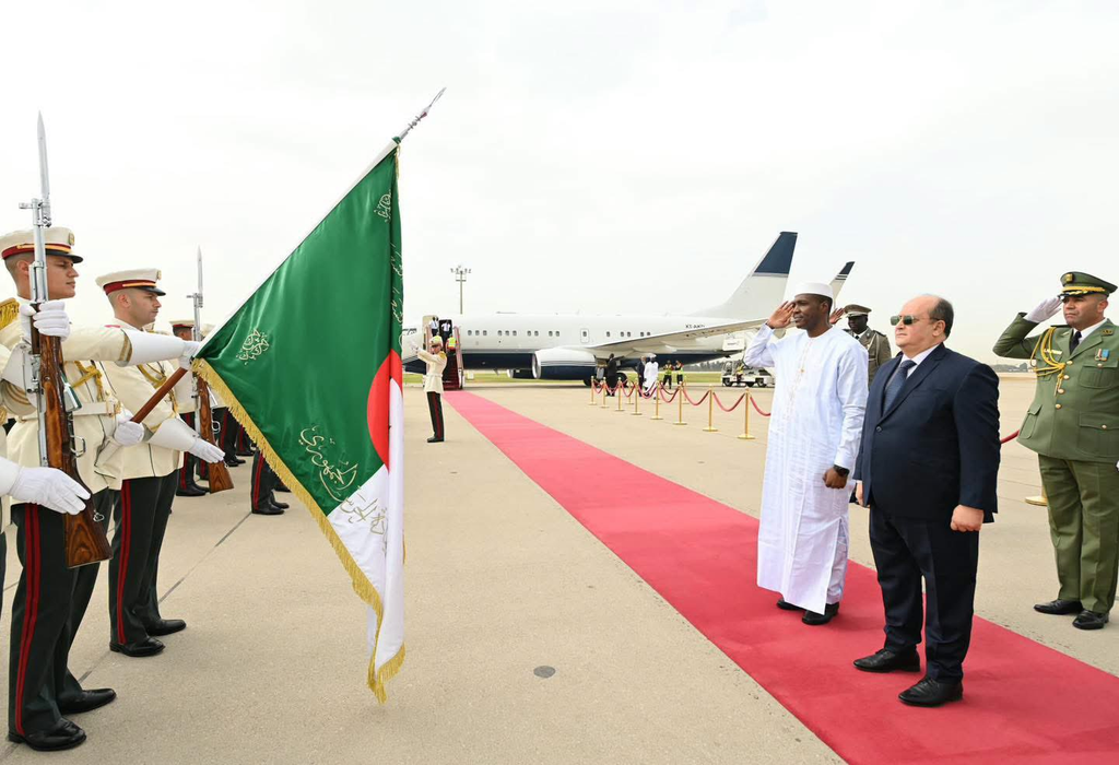 Le Premier ministre malien Abdoulaye Maïga arrive à Alger