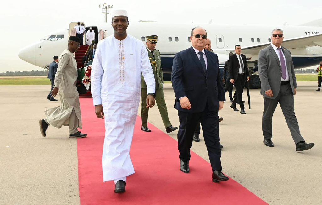 Le Premier ministre malien Abdoulaye Maïga arrive à Alger