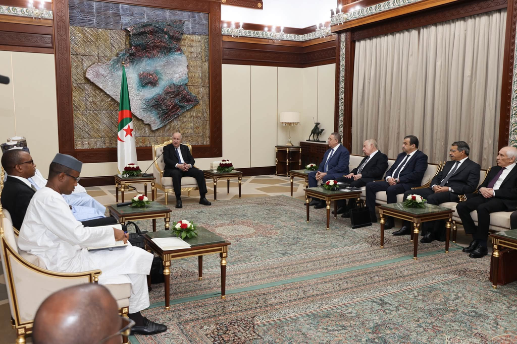 President Tebboune receives the Nigerien Prime Minister: a minute of silence in tribute to the fire victims