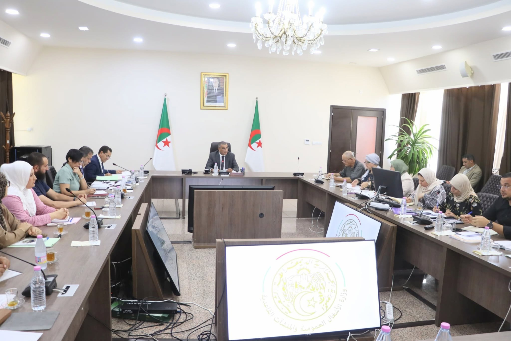 Algérie : le ministre des Travaux publics ordonne d’accélérer les grands projets d’infrastructures