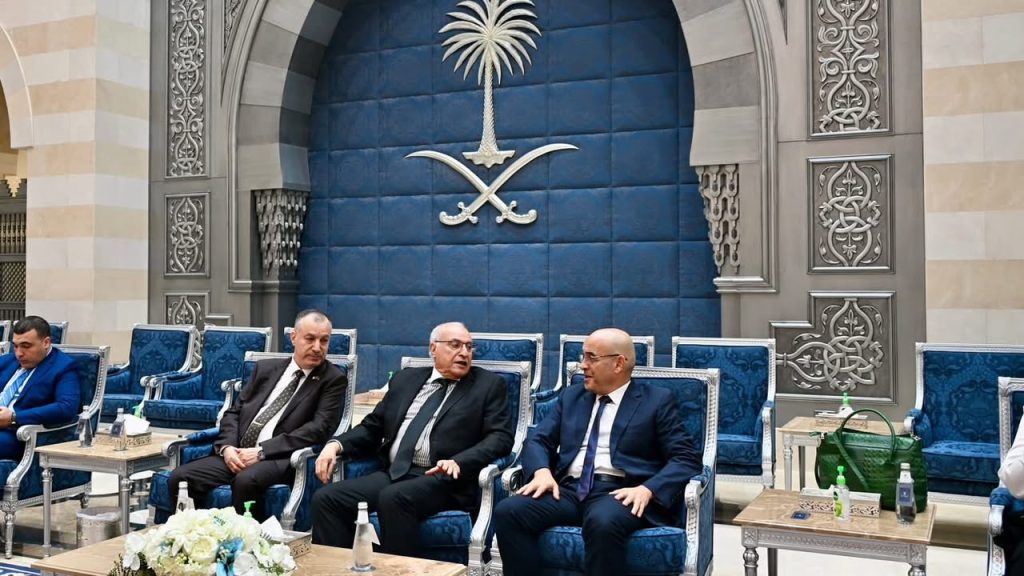 أحمد عطاف في جدة للمشاركة في دورة استثنائية لمنظمة التعاون الإسلامي