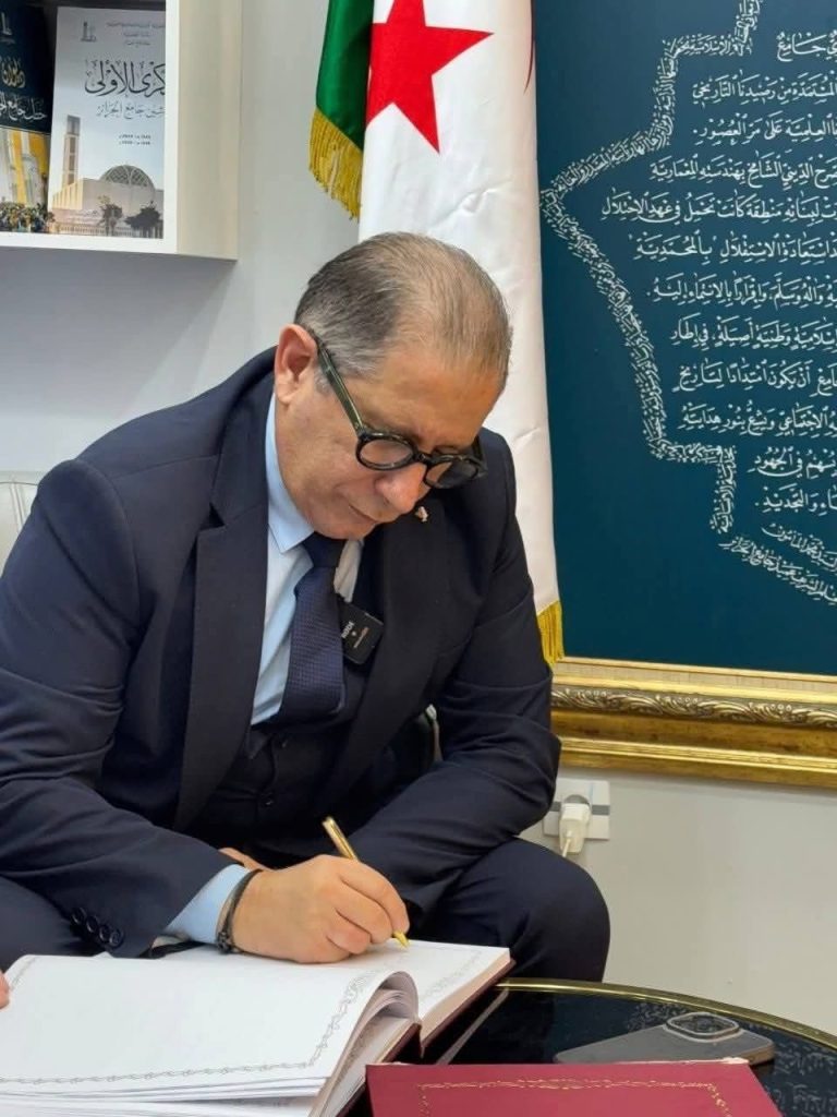 ثورة في الإعلام الحكومي الجزائري .. تغييرات نوعية وأسماء وازنة على رأس كبرى المجمعات الإعلامية!