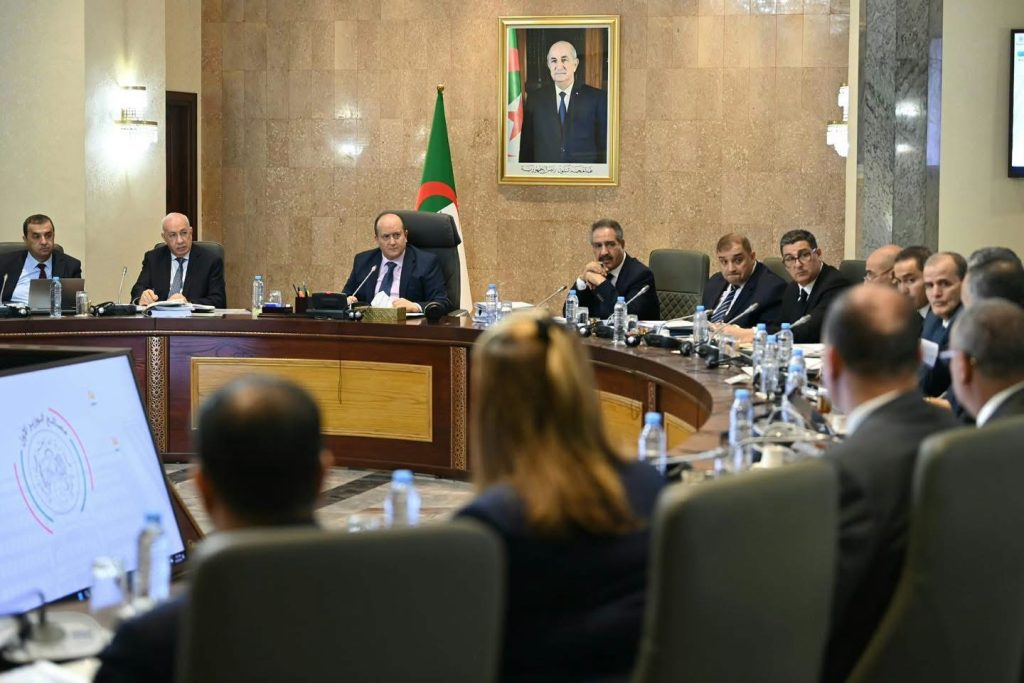 المشروع التمهيدي لقانون المالية لسنة 2027 على الطاولة الحكومة الجزائرية.. والحفاظ على القدرة الشرائية على رأس الأولويات!